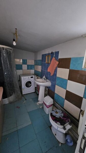 Popesti Leordeni, casa demolabila/ renovabila 3 camere, singur curte 203 mp