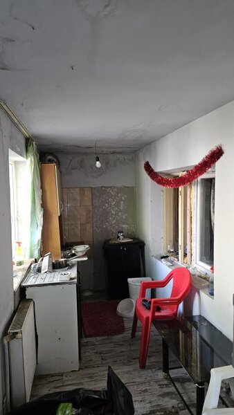 Popesti Leordeni, casa demolabila/ renovabila 3 camere, singur curte 203 mp