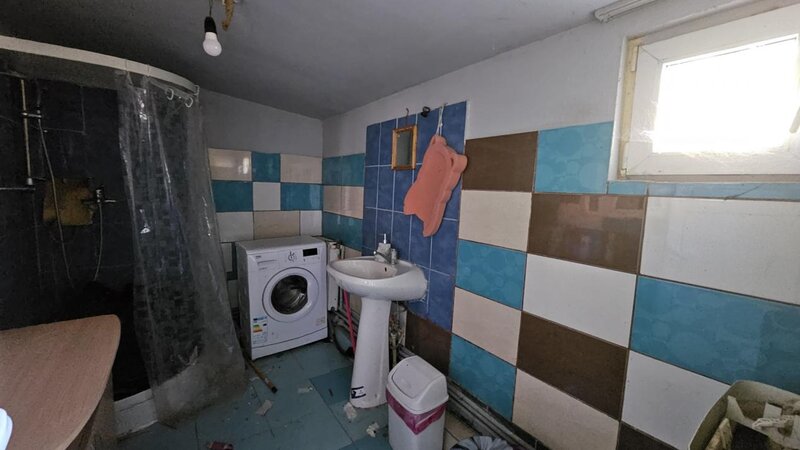 Popesti Leordeni, casa demolabila/ renovabila 3 camere, singur curte 203 mp